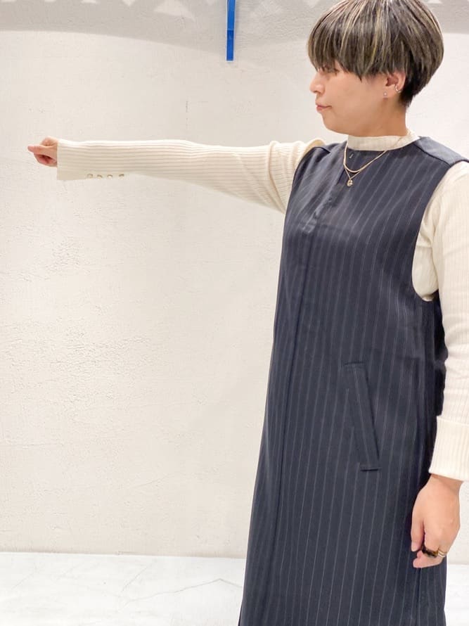 ばっちょさんの「grove｜【2WAY/美シルエット】着こなし自在のジャンドレワンピース」を使ったコーディネート