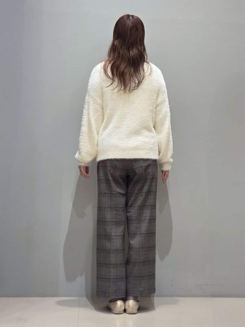 みりんさんの「THE SHOP TK｜【華やかで柔らか】ふわふわフェザーニット/洗える・前後2WAY」を使ったコーディネート