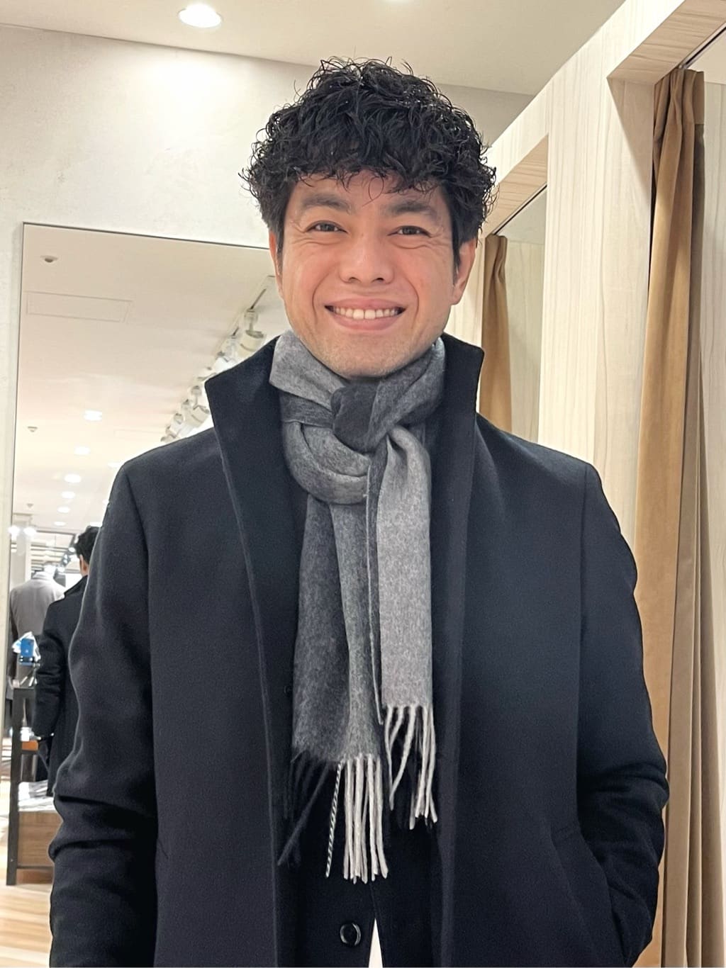 URAさんの「TAKEO KIKUCHI｜【ウールカシミヤブレンド】ビーバー調 スタンドカラー コート」を使ったコーディネート