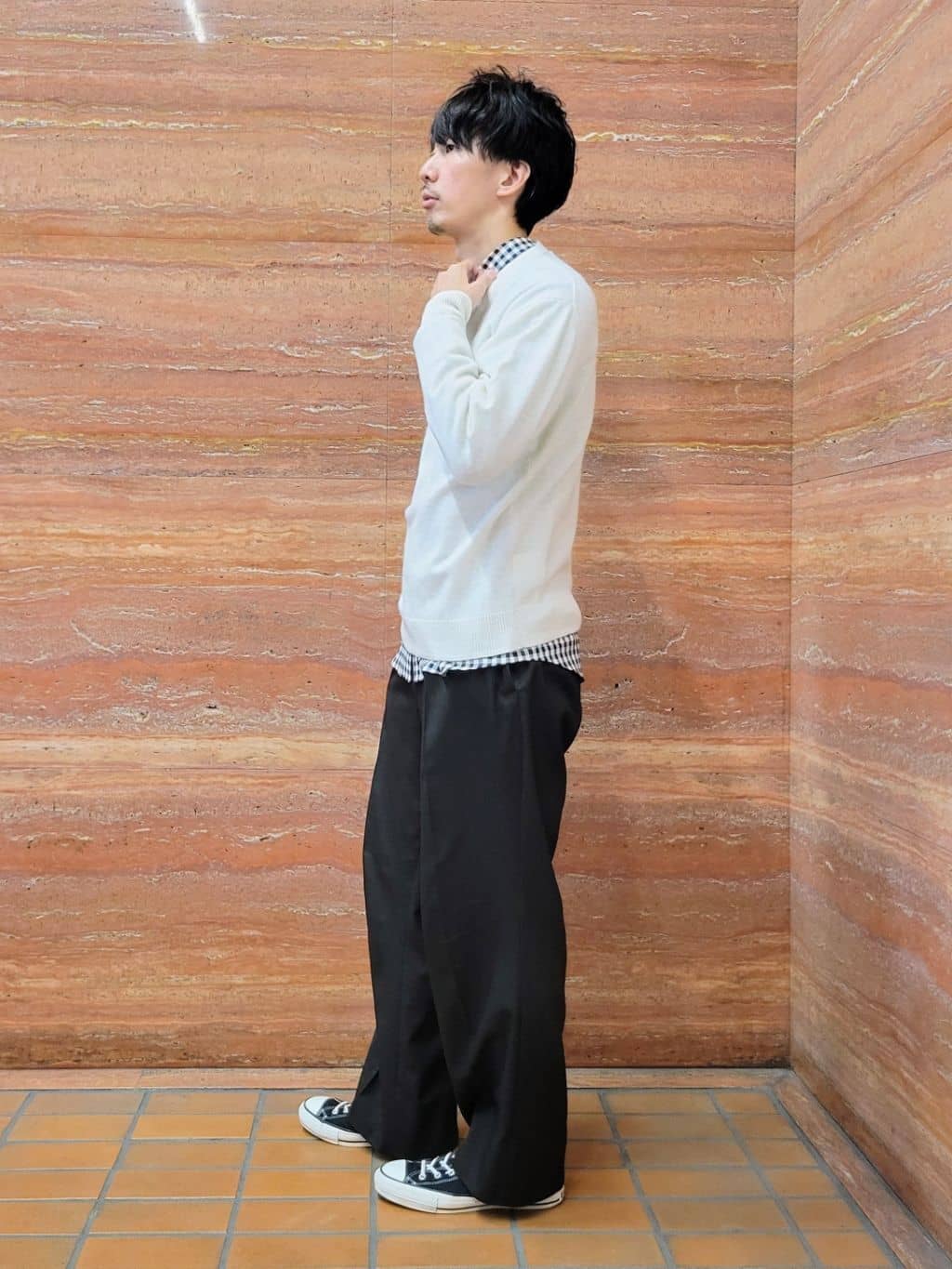 piroyaさんの「TAKEO KIKUCHI｜【Air Palette Knit】ワンポイント カラーニット プルオーバー」を使ったコーディネート
