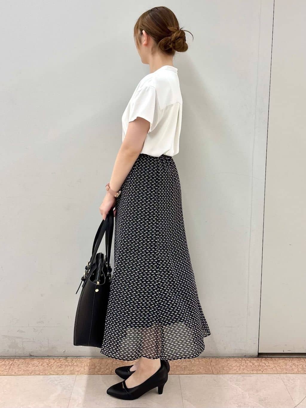Satoさんの「Reflect｜【インナーに◎／すっきり見え！長め丈】タックデティールブラウス」を使ったコーディネート