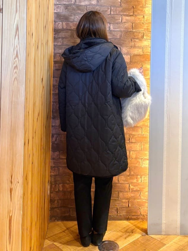 mieさんの「SHOO･LA･RUE｜【撥水/フード取り外し可】冬に嬉しいこだわり満載 ひょうたん柄キルトコート」を使ったコーディネート