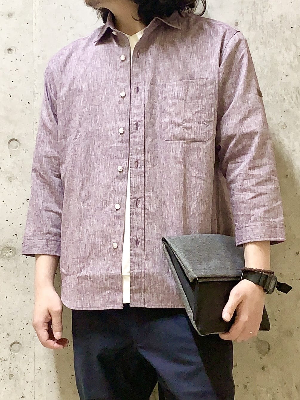 木村剛さんの「TAKEO KIKUCHI｜【全7サイズ&times;8色展開！】トップマルチヘリンボン パンツ」を使ったコーディネート