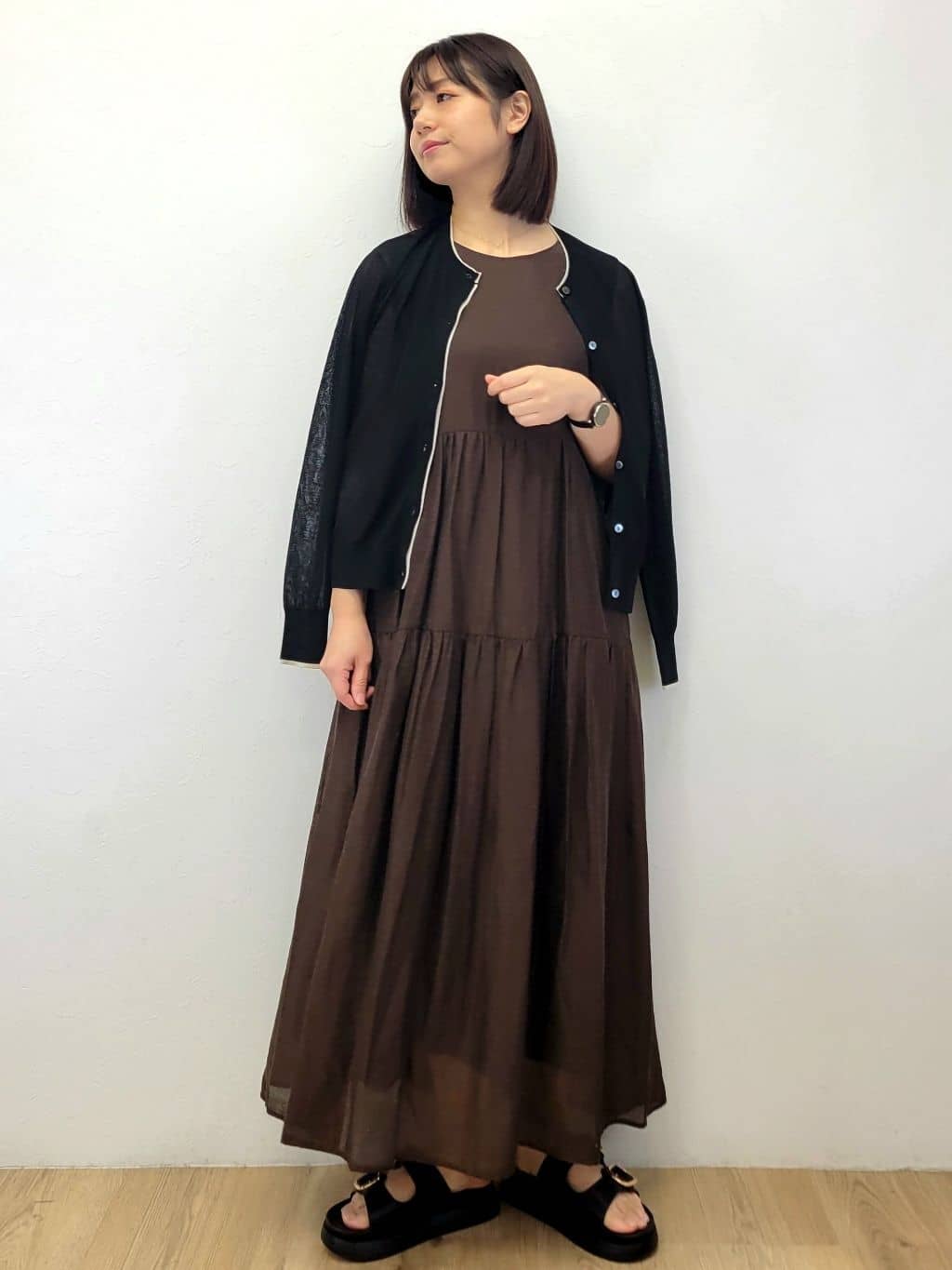 LISAさんの「OPAQUE.CLIP｜配色シアークルーニットカーディガン【洗濯機洗い可／抗ピル】」を使ったコーディネート