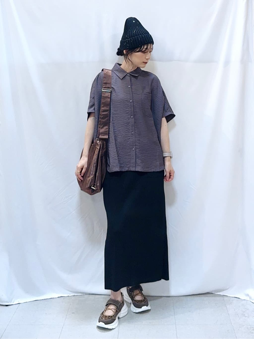 𝐇𝐢𝐫𝐨𝐦𝐢さんの「SHOO･LA･RUE｜【洗える/S-LL/5分袖】1枚でも羽織としても。さらさらドレープシャツ」を使ったコーディネート