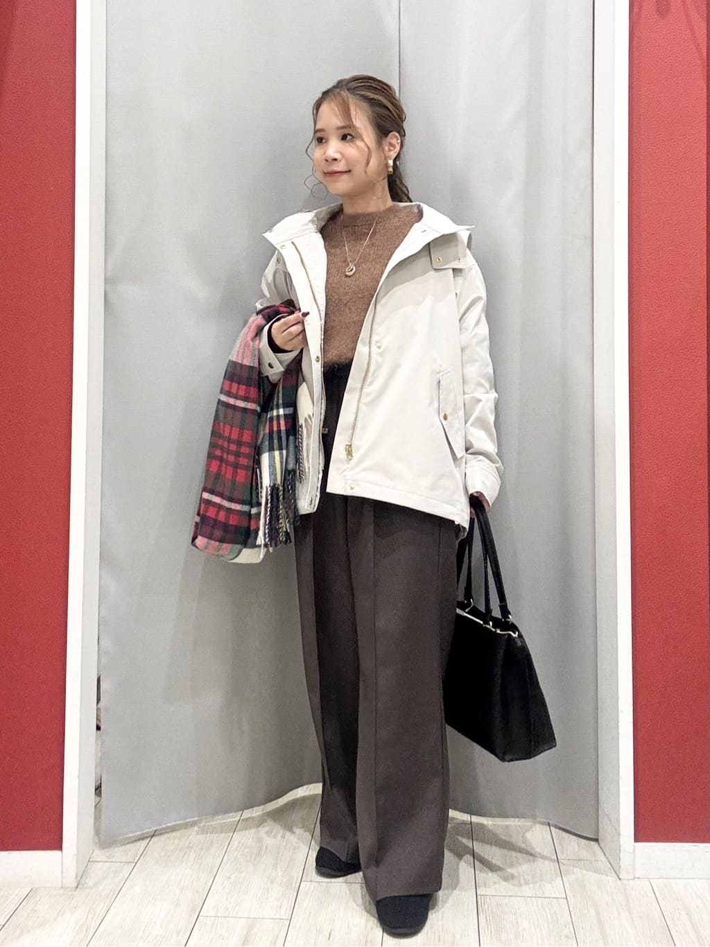 shioさんの「SHOO･LA･RUE｜【S-LL/ゆったり】ふわふわシャギー 大人レディなニット」を使ったコーディネート