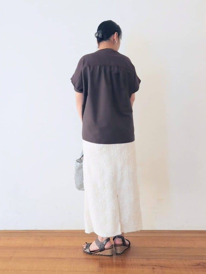 くまさんの「SHOO･LA･RUE｜【S-LL】インせず着られる 異素材使い デザイントップス」を使ったコーディネート