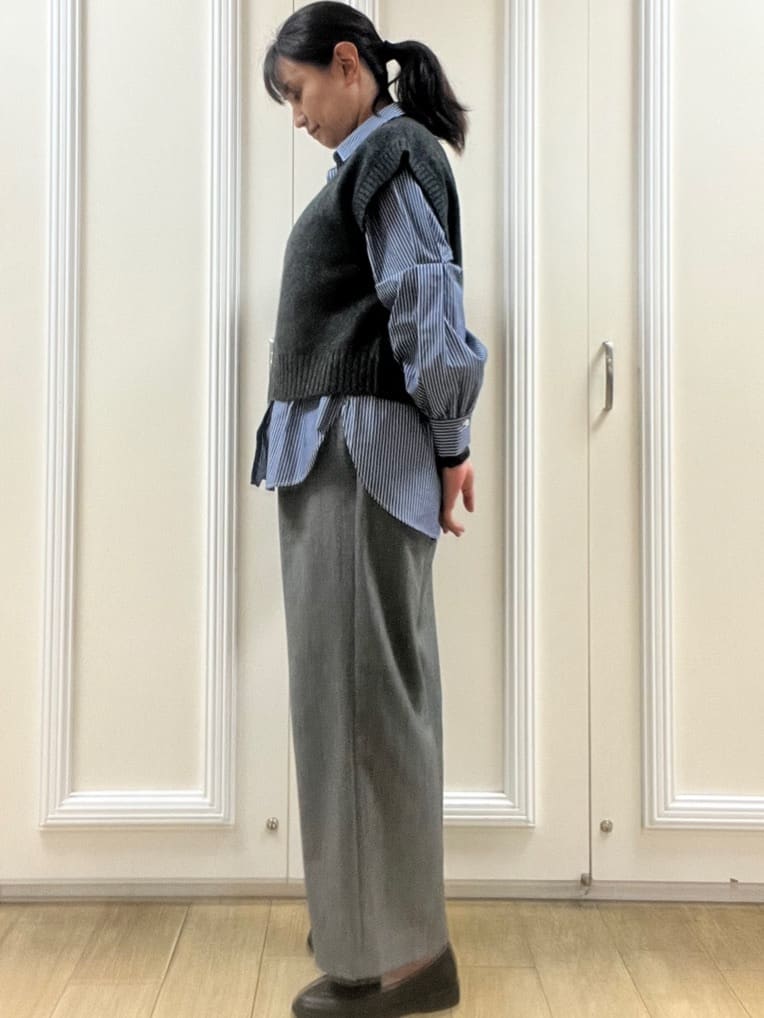 KAOさんの「Reflect｜【単品使い◎】ニットベスト＋シャツセット」を使ったコーディネート
