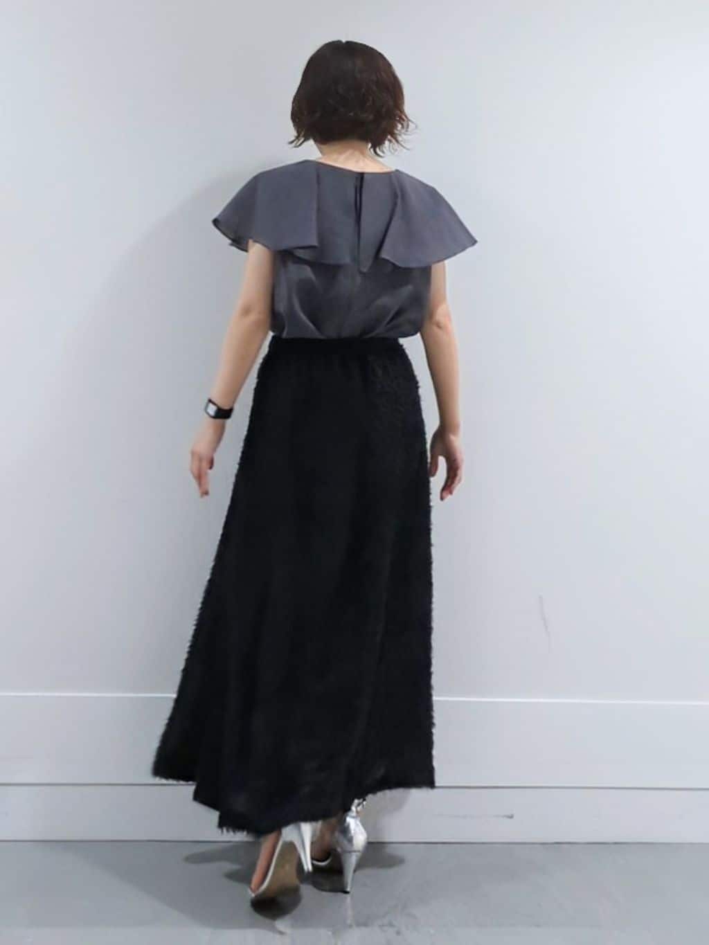 ミズタさんの「UNTITLED｜【きれいめ/洗える/フリル】ラッフルシアーブラウス」を使ったコーディネート