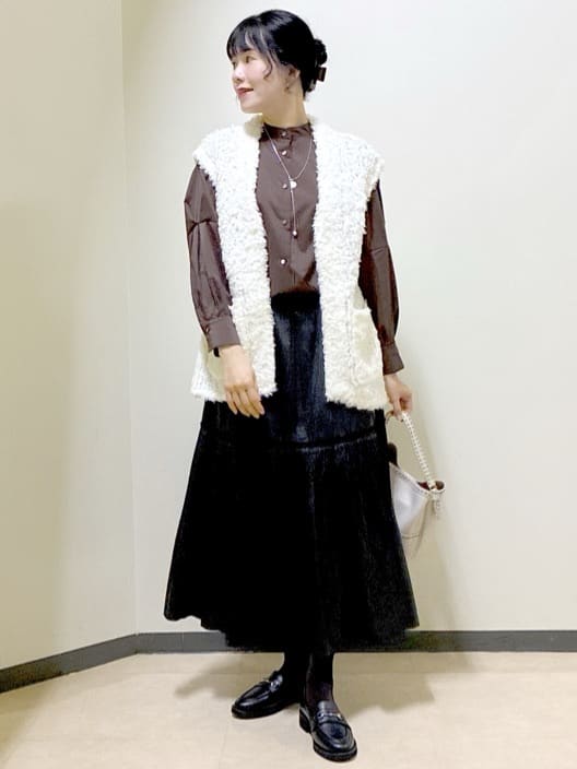  beni_gingerさんの「Reflect｜【さらっと一枚で決まる／重ね着にもおすすめ◎】タックスリーブシャツブラウス」を使ったコーディネート