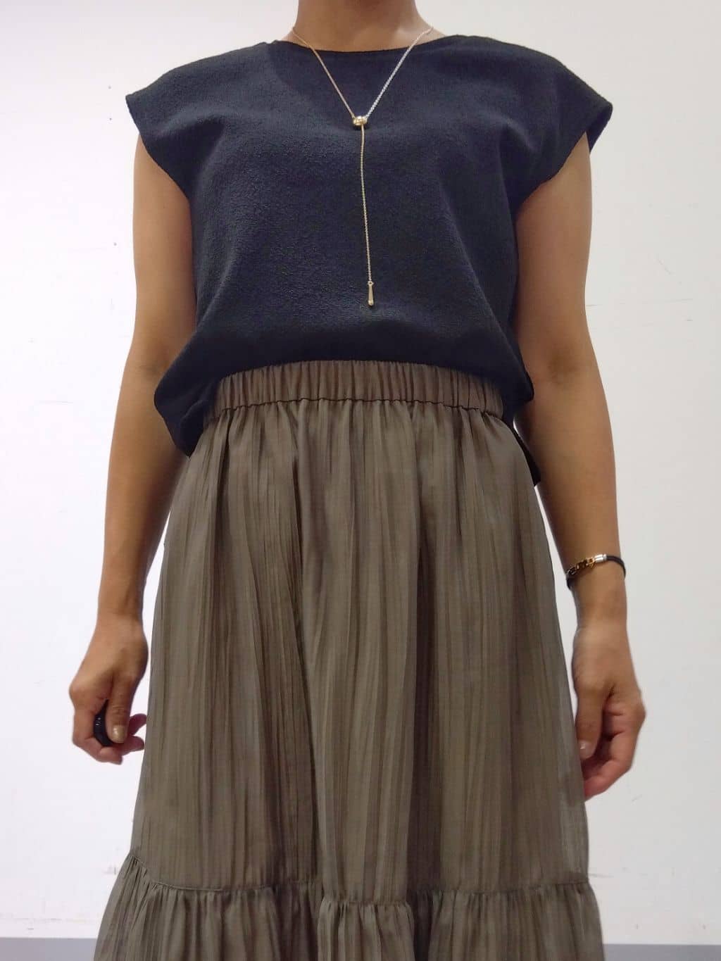 Kさんの「INDIVI｜【2点セット／着回し◎】ノースリーブ＆ティアードスカート カセット服」を使ったコーディネート