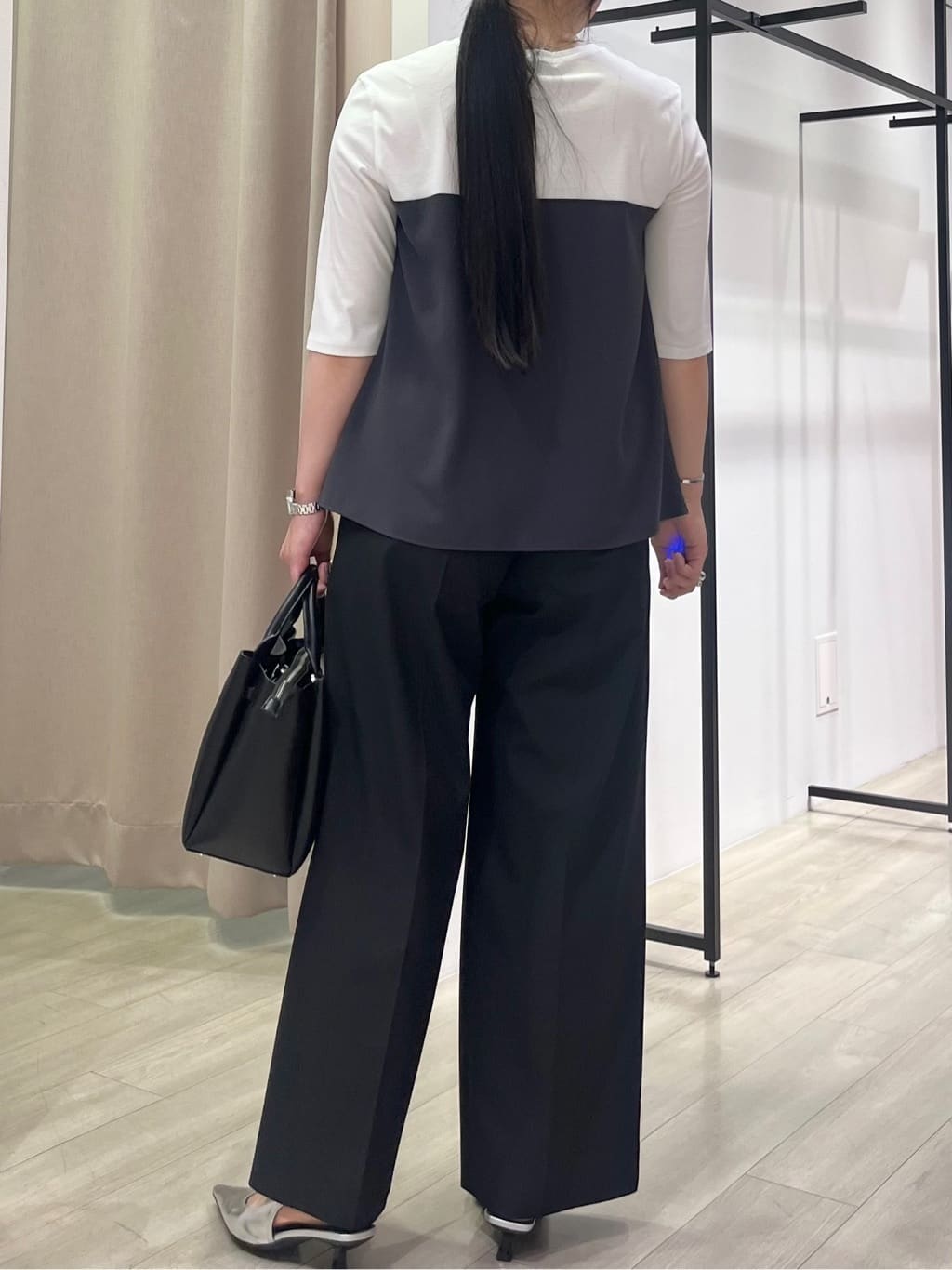hasuさんの「INDIVI｜【セットアップ可能】ビスチェレイヤード風トップス」を使ったコーディネート