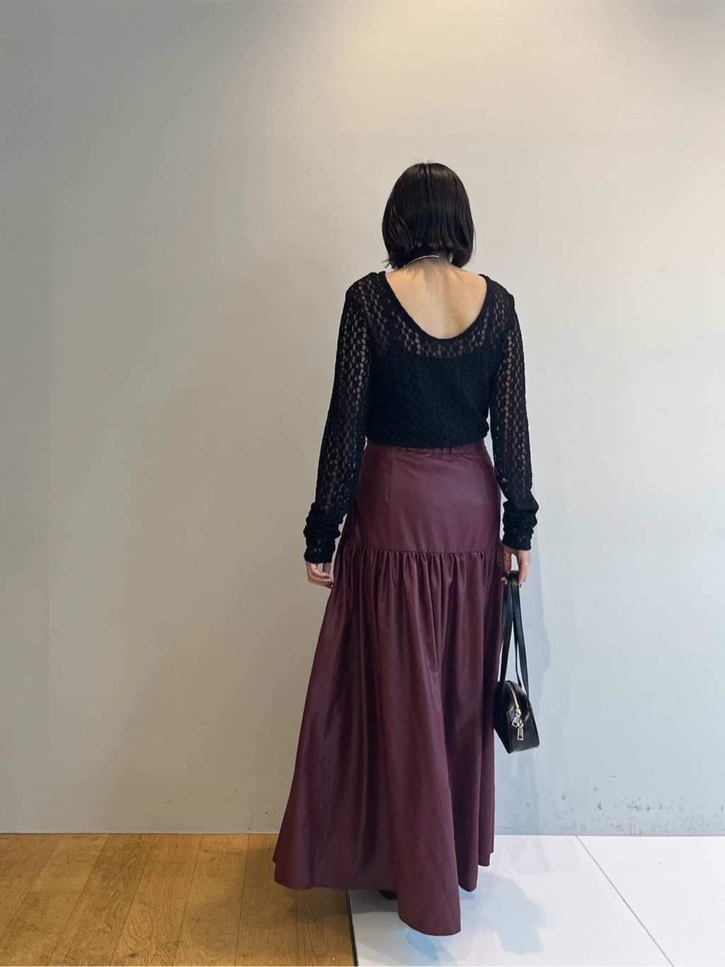 Harukaさんの「INDIVI｜レザーライクマキシスカート」を使ったコーディネート