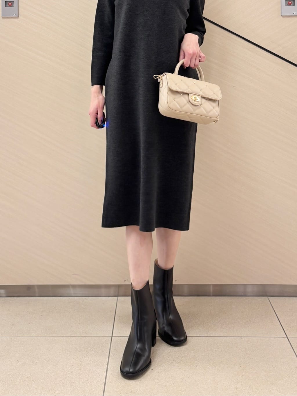 清水夏姫さんの「DRESSTERIOR｜キルテッドショルダーバッグ」を使ったコーディネート