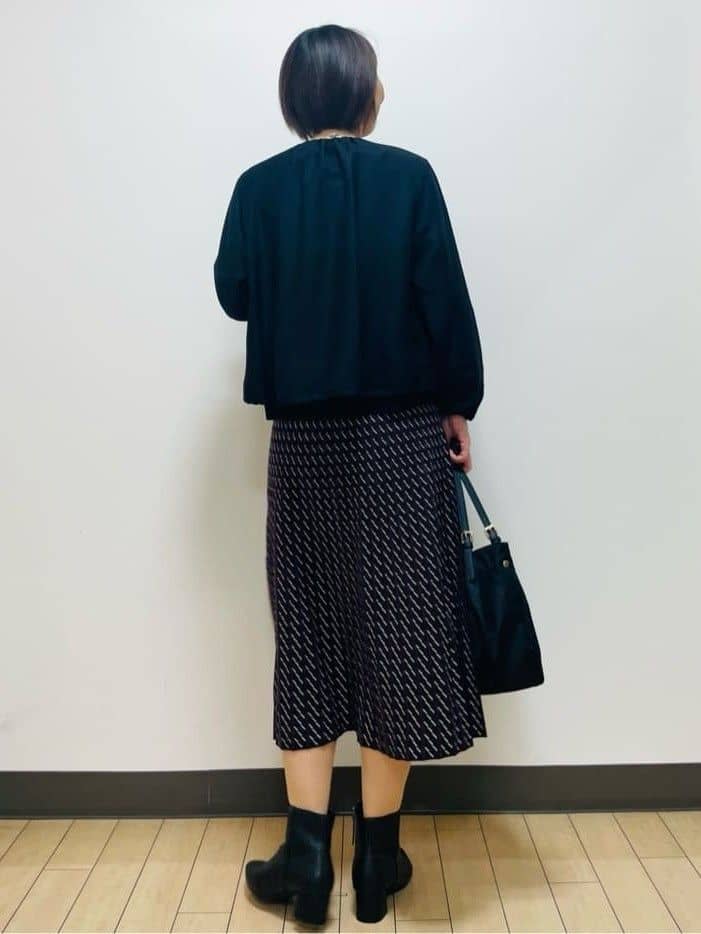 Riiさんの「Reflect｜【WEB先行カラーあり／セットアップ可】幾何調柄ニットスカート」を使ったコーディネート