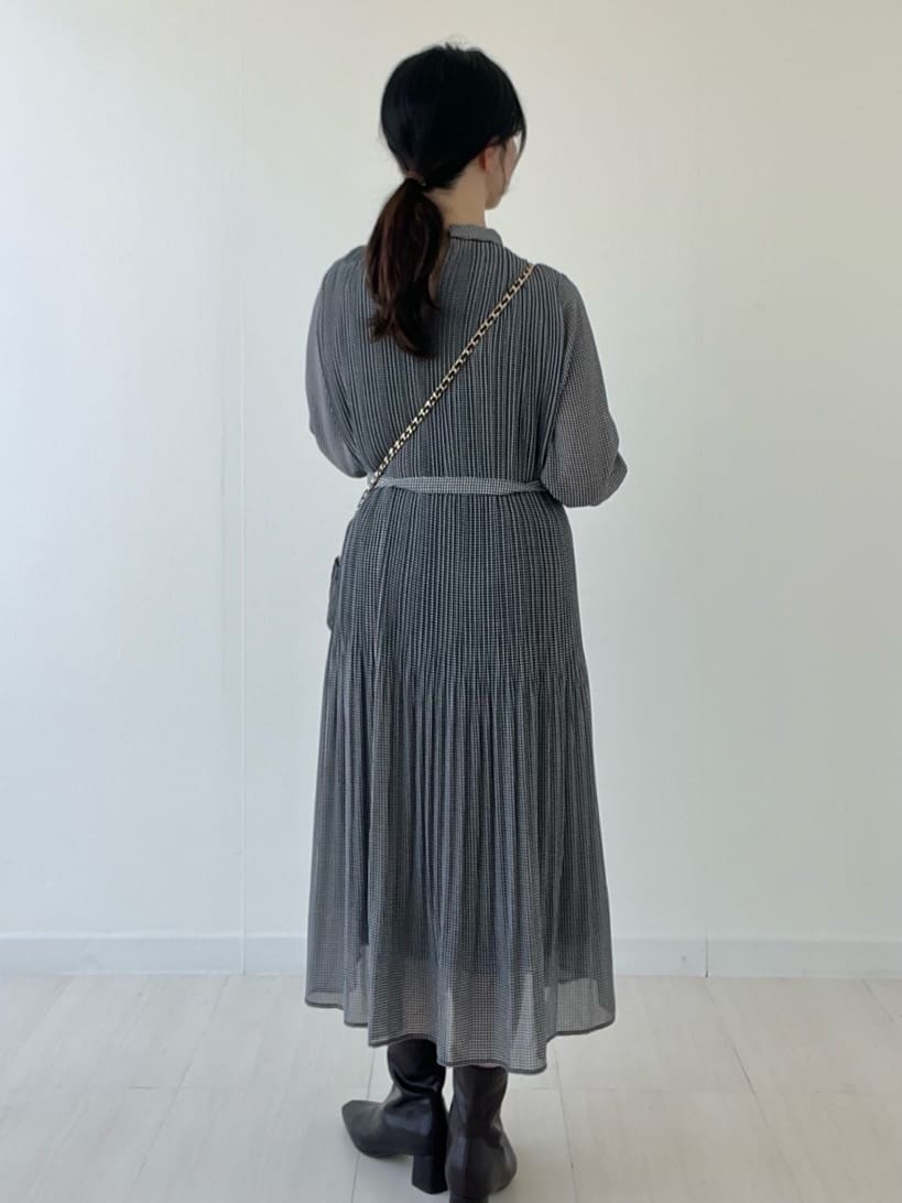 Mori Moriさんの「index｜《5色展開／S-3Lサイズ》プリーツフレアワンピース【洗濯機OK／防シワ】」を使ったコーディネート
