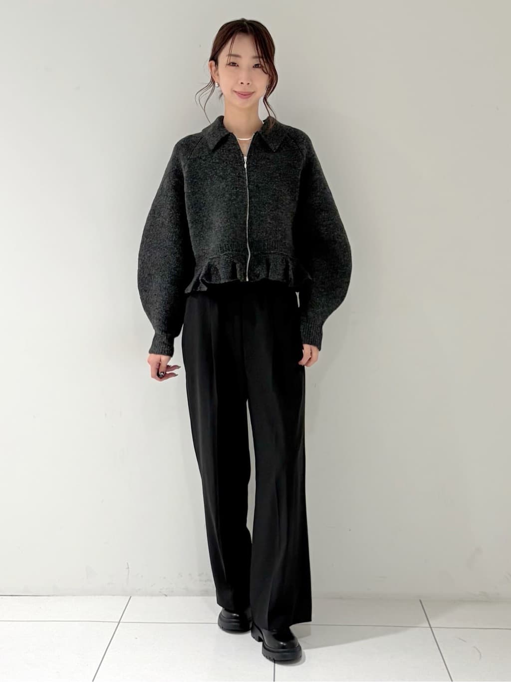 shioriさんの「INDIVI｜Comfy SET UP｜イージーストレートワイドパンツ【セットアップ対応／通勤/カセット服】」を使ったコーディネート