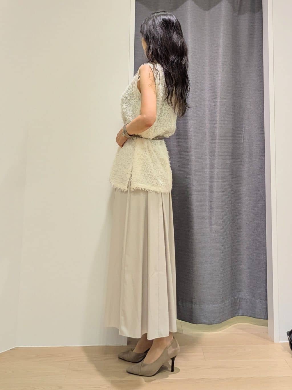 miiさんの「INDIVI｜レザー調ギャザースカート」を使ったコーディネート