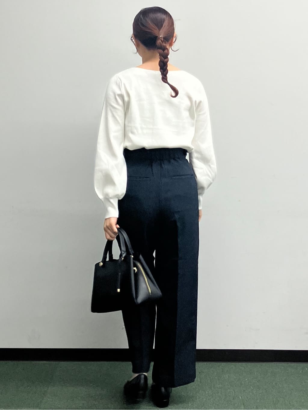 MAYUKIさんの「index｜ラメスカラップビジューデザインニット【洗濯機OK】《6col／S～LL》」を使ったコーディネート