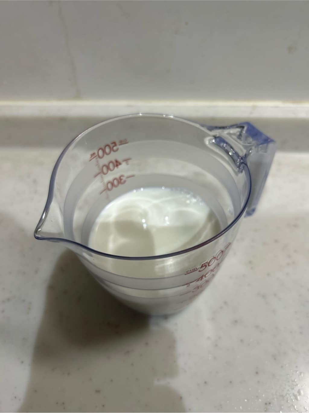 momo.さんの「212 KITCHEN STORE｜目盛りが見やすい計量カップ 500ml CL ＜marna マーナ＞」を使ったコーディネート