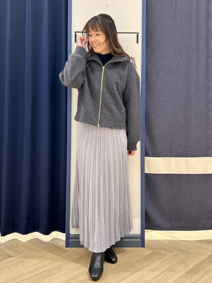 Orikaさんの「grove｜ふんわりと包み込む、リュクスなフェイクファーブルゾン」を使ったコーディネート