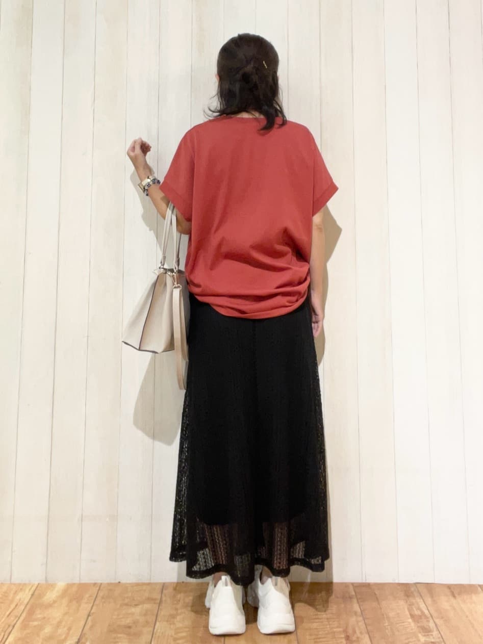 豆さんの「SHOO･LA･RUE｜【S-LL/汗ジミ軽減/ひんやり/UV】体型カバーに タック入りドルマントップス」を使ったコーディネート