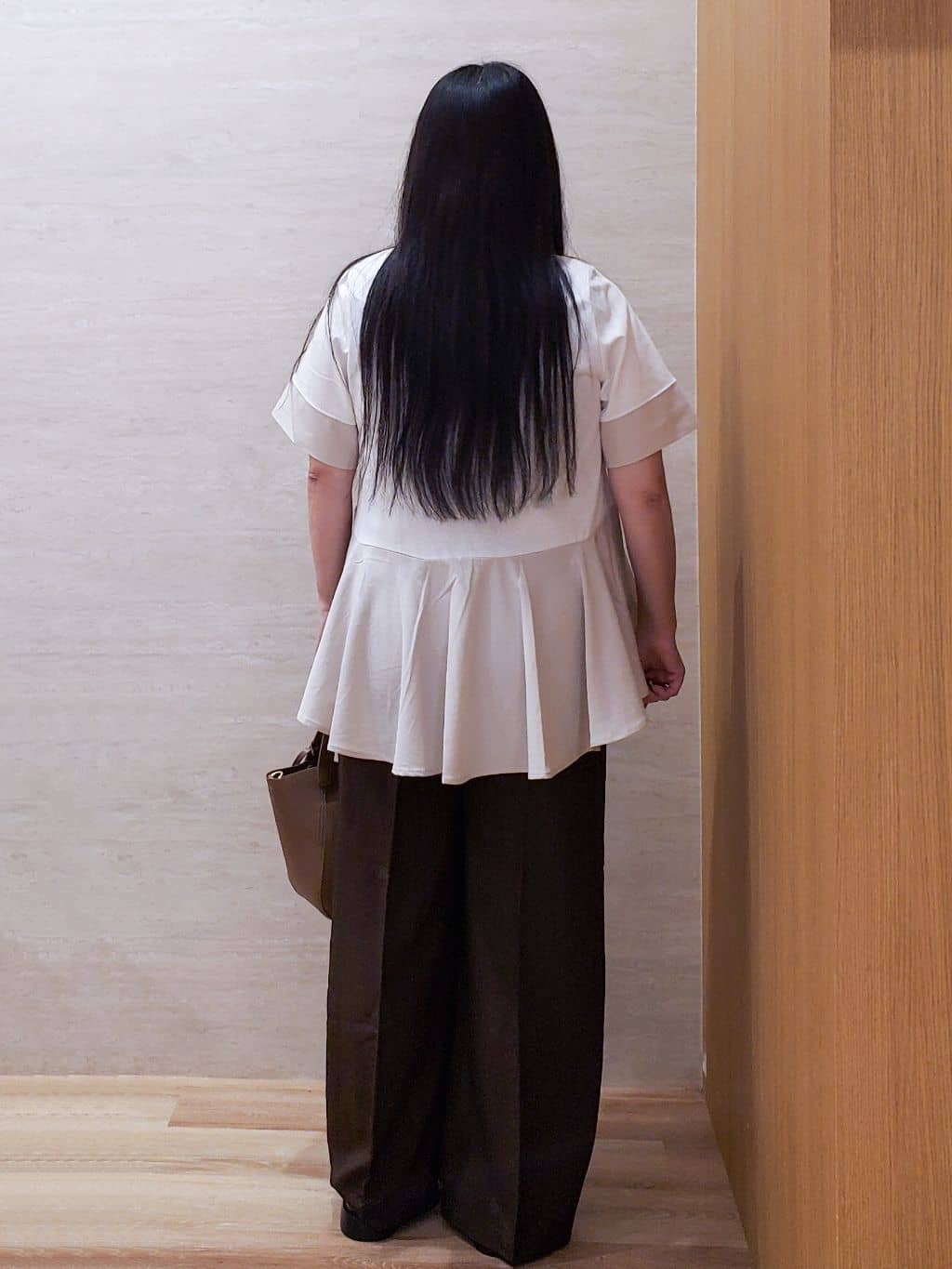 ちぃさんの「OPAQUE.CLIP｜配色フハクドッキングペプラムトップス【洗濯機洗い可／抗ピル】」を使ったコーディネート