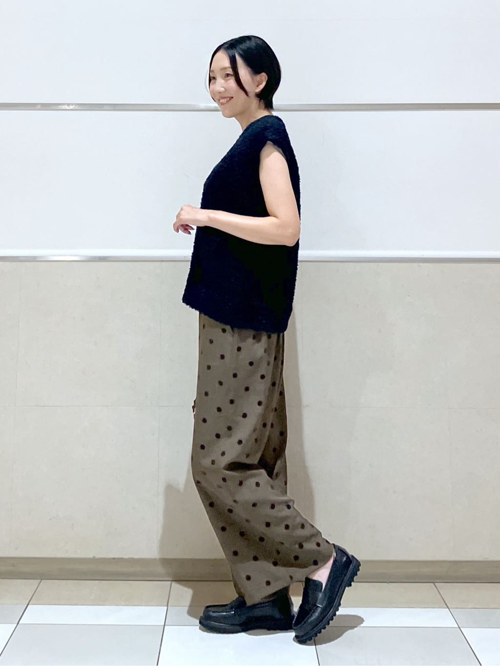 eriko さんの「Dessin｜【洗える】Vネックシャギーベスト」を使ったコーディネート