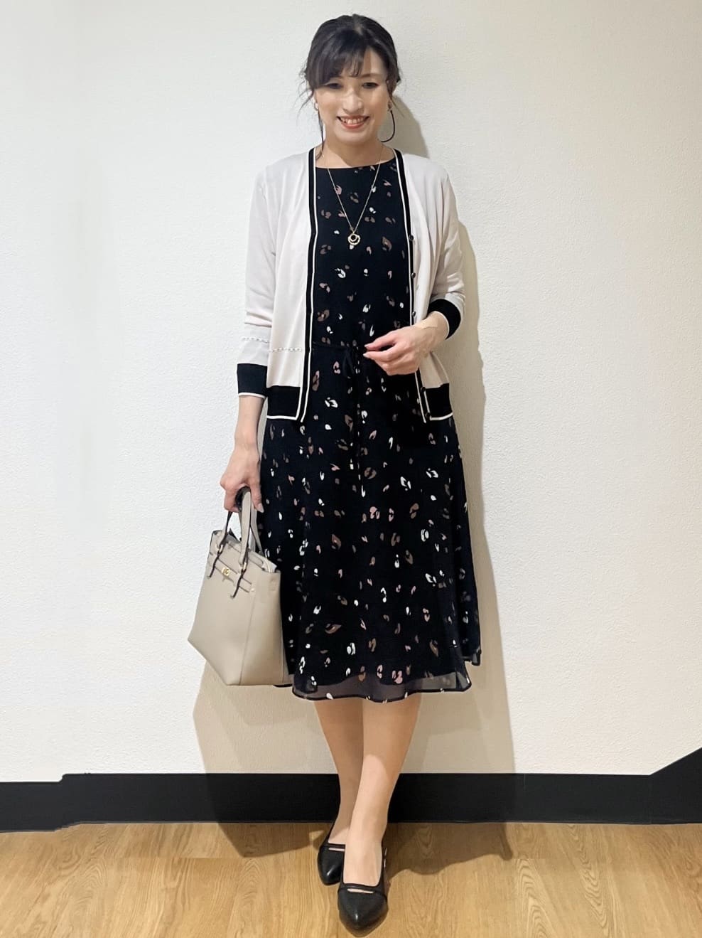 ayaさんの「Reflect｜【WEB先行カラーあり／手洗い可／アンサンブル可】バイカラーカーディガン」を使ったコーディネート