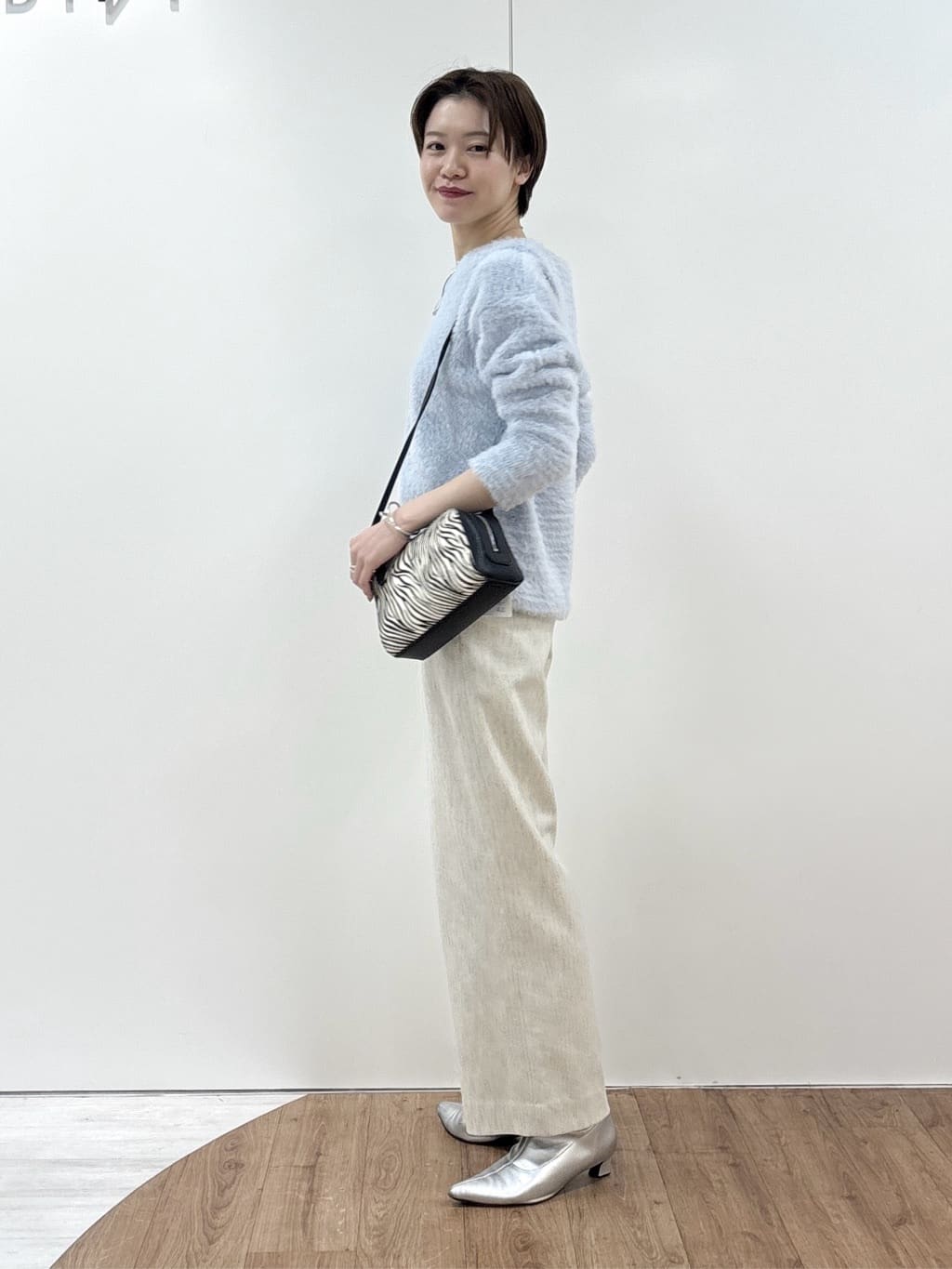 kanaeさんの「INDIVI｜【褒められパンツ／ウール混】ウォームウール ワイドパンツ」を使ったコーディネート