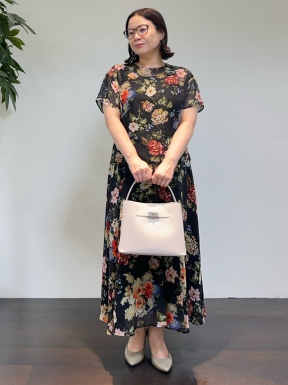 Asamiさんの「UNTITLED｜【セットアップ可/花柄エレガント】アンティークフラワー柄ブラウス」を使ったコーディネート