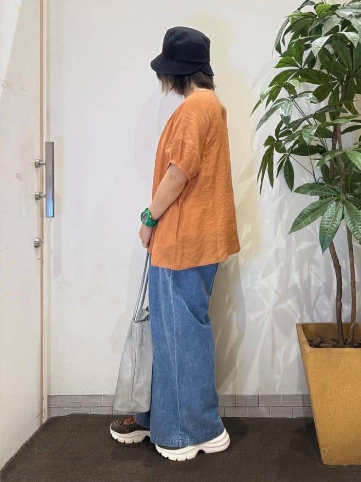 misakiさんの「SHOO･LA･RUE｜【S-LL/2点セット】リボン使いがアクセント はしごレースブラウス＋タンクトップ」を使ったコーディネート