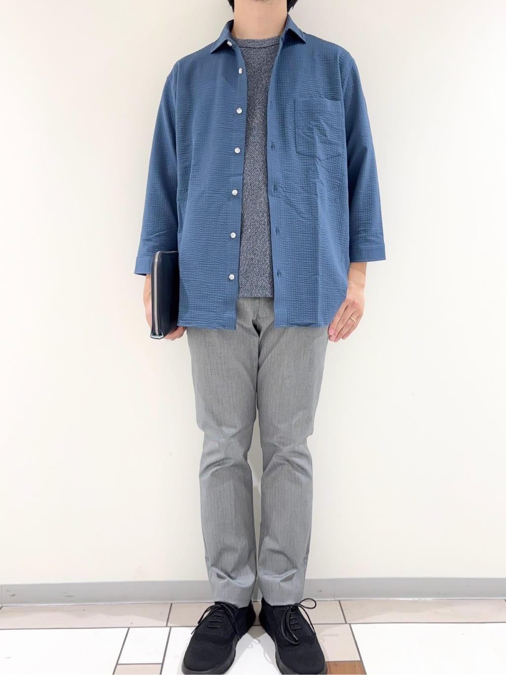 及川さんの「TAKEO KIKUCHI｜【全7サイズ&times;8色展開！】トップマルチヘリンボン パンツ」を使ったコーディネート