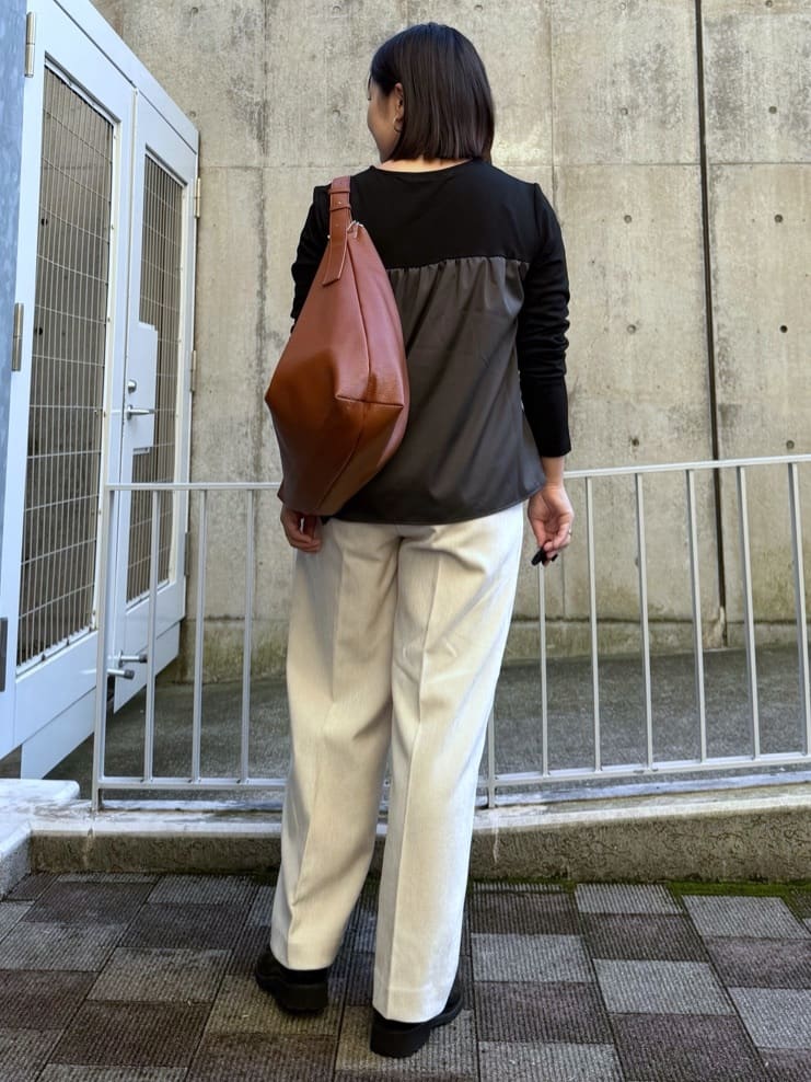 chさんの「THE SHOP TK｜布帛切替カットソー」を使ったコーディネート