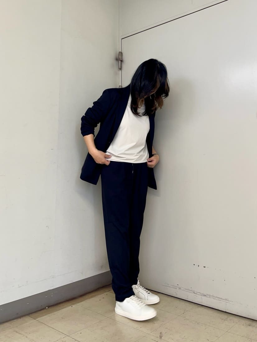 iwさんの「TAKEO KIKUCHI｜【JUST ONE LAYER】ダウンファブリック テーラード ジャケット」を使ったコーディネート