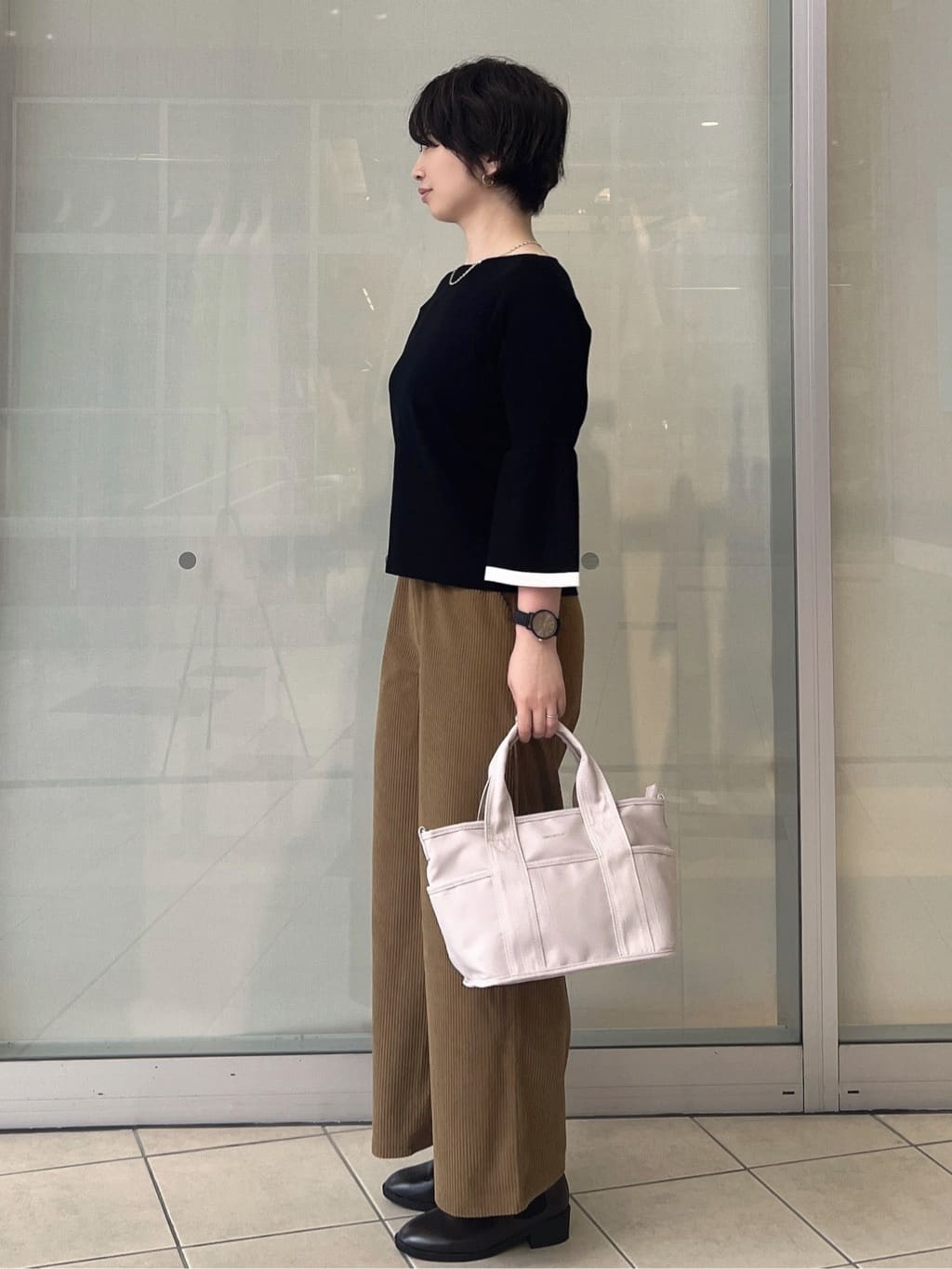 yo-koさんの「OPAQUE.CLIP｜ゴーデュロイジャージイージーワイドパンツ【洗濯機OK】」を使ったコーディネート
