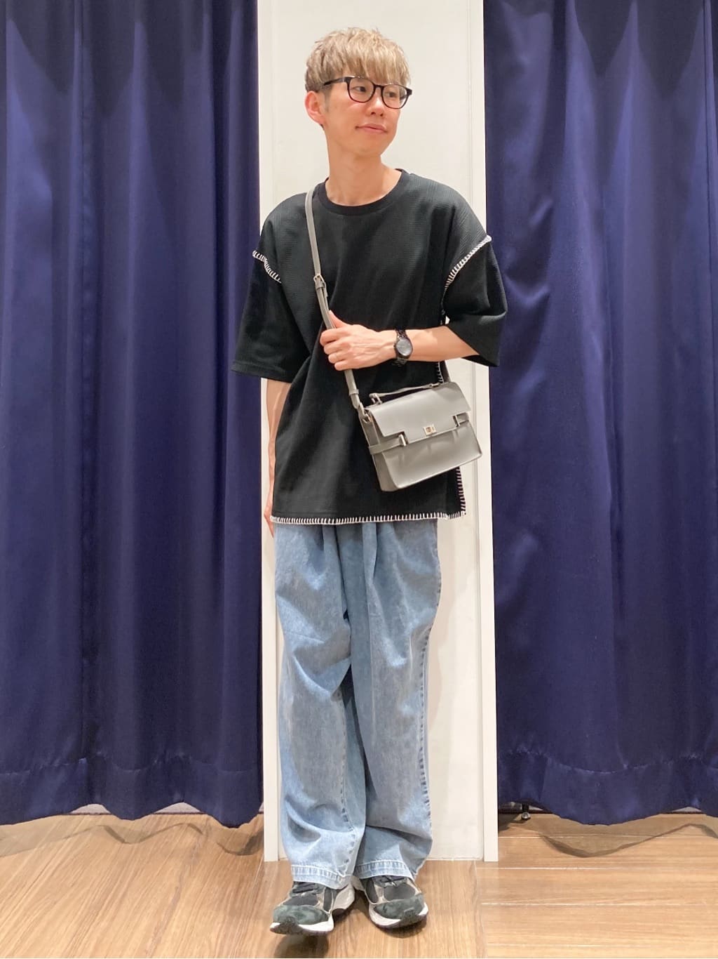 つーじーさんの「THE SHOP TK｜ツータックワイドデニムパンツ」を使ったコーディネート