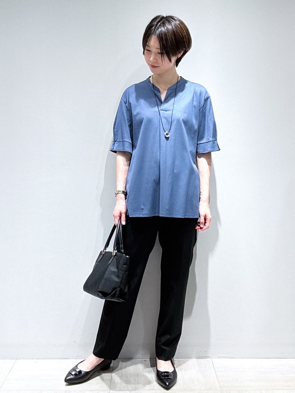 まちこさんの「Reflect｜【すっきり見え！長め丈／マシンウォッシュ可】スキッパーネックジャージトップス」を使ったコーディネート