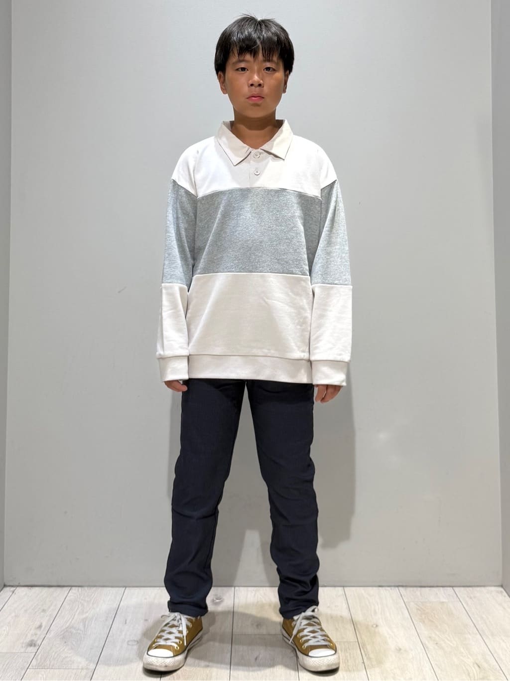 kuboさんの「THE SHOP TK｜【110-160】バイカラーラガー裏毛プルオーバー」を使ったコーディネート