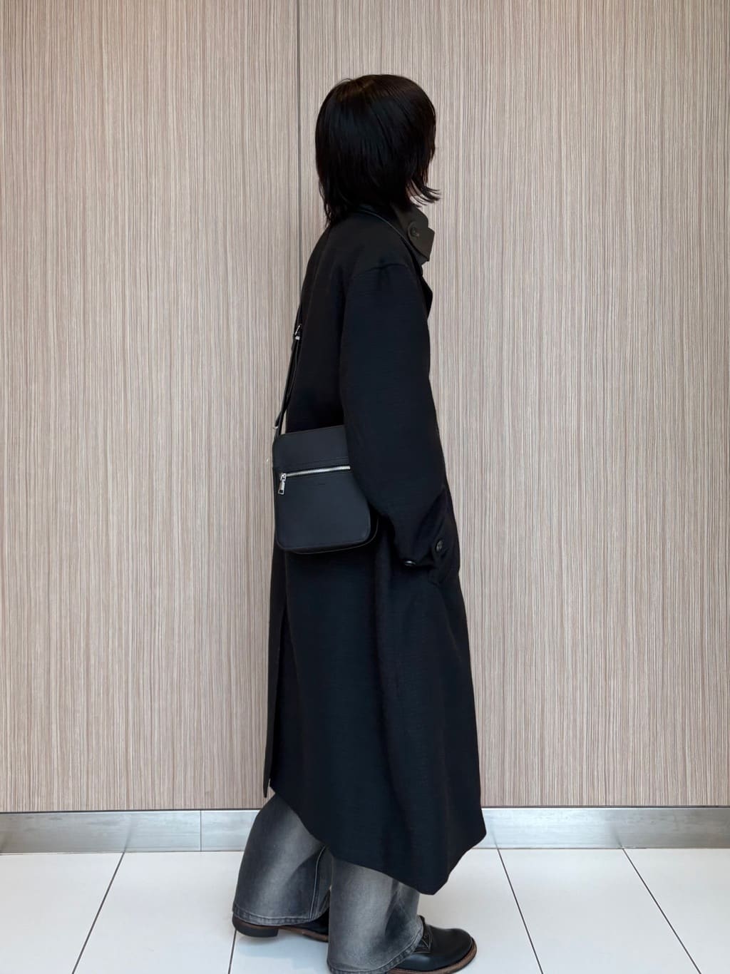 ナノシーさんの「tk.TAKEO KIKUCHI｜バレルシルエットパンツ（デニム＆カラーパンツ）」を使ったコーディネート