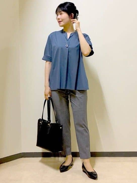  beni_gingerさんの「Reflect｜【すっきり見え！長め丈／マシンウォッシュ可】スキッパーネックジャージトップス」を使ったコーディネート