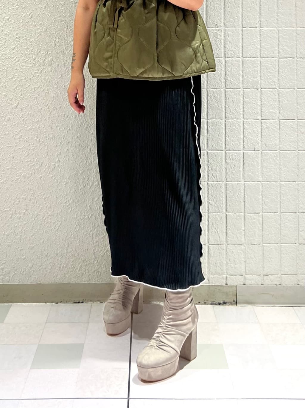 TAKAさんの「ESPERANZA｜【ラク盛り／ショートブーツ】リピーター続出／脚長美脚 厚底シャーリングブーツ」を使ったコーディネート