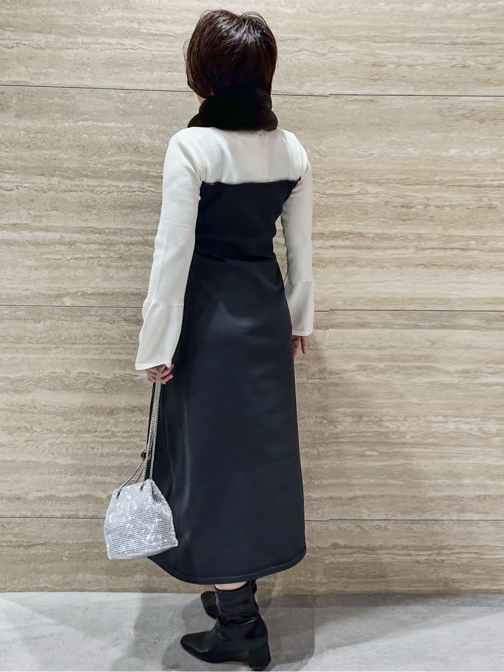 NAMIさんの「OPAQUE.CLIP｜フェイクファー差し込みティペット」を使ったコーディネート