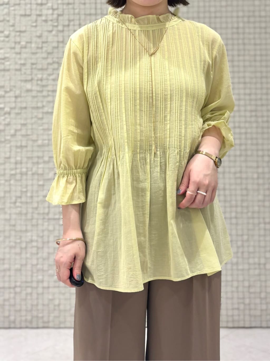 sakuさんの「INDIVI｜【洗える/コットン】ピンタックシアーブラウス」を使ったコーディネート