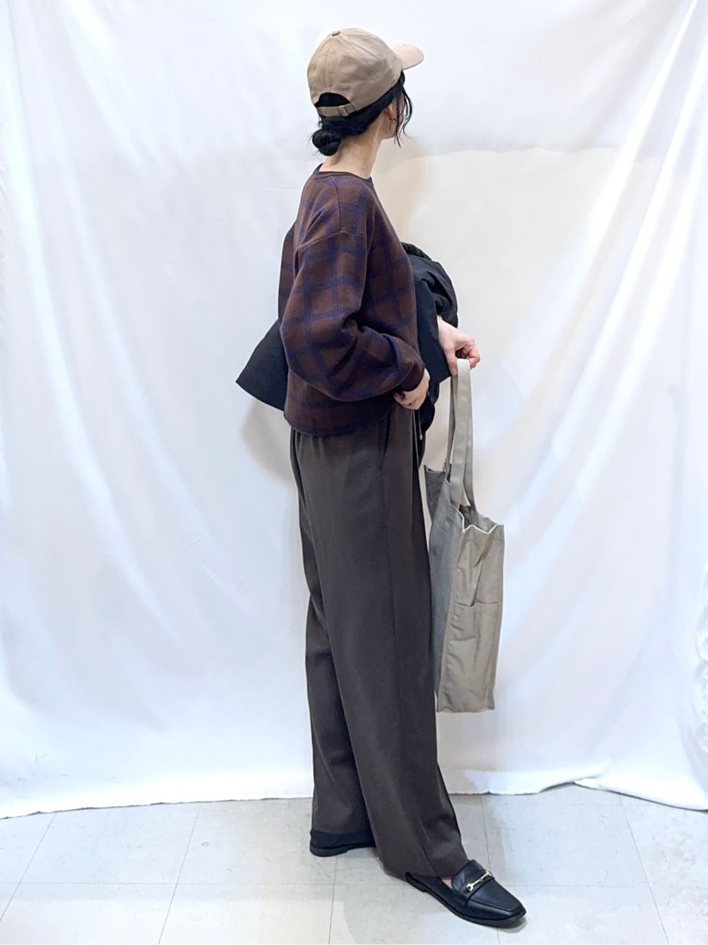 𝐇𝐢𝐫𝐨𝐦𝐢さんの「SHOO･LA･RUE｜【洗濯機可/撥水/リバーシブル】 ノーカラー中綿ブルゾン」を使ったコーディネート