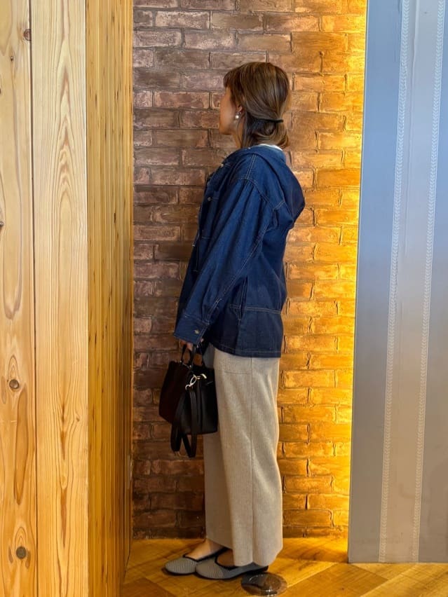 mieさんの「SHOO･LA･RUE｜【S-LL】美しく見せる ボートネックロンT」を使ったコーディネート