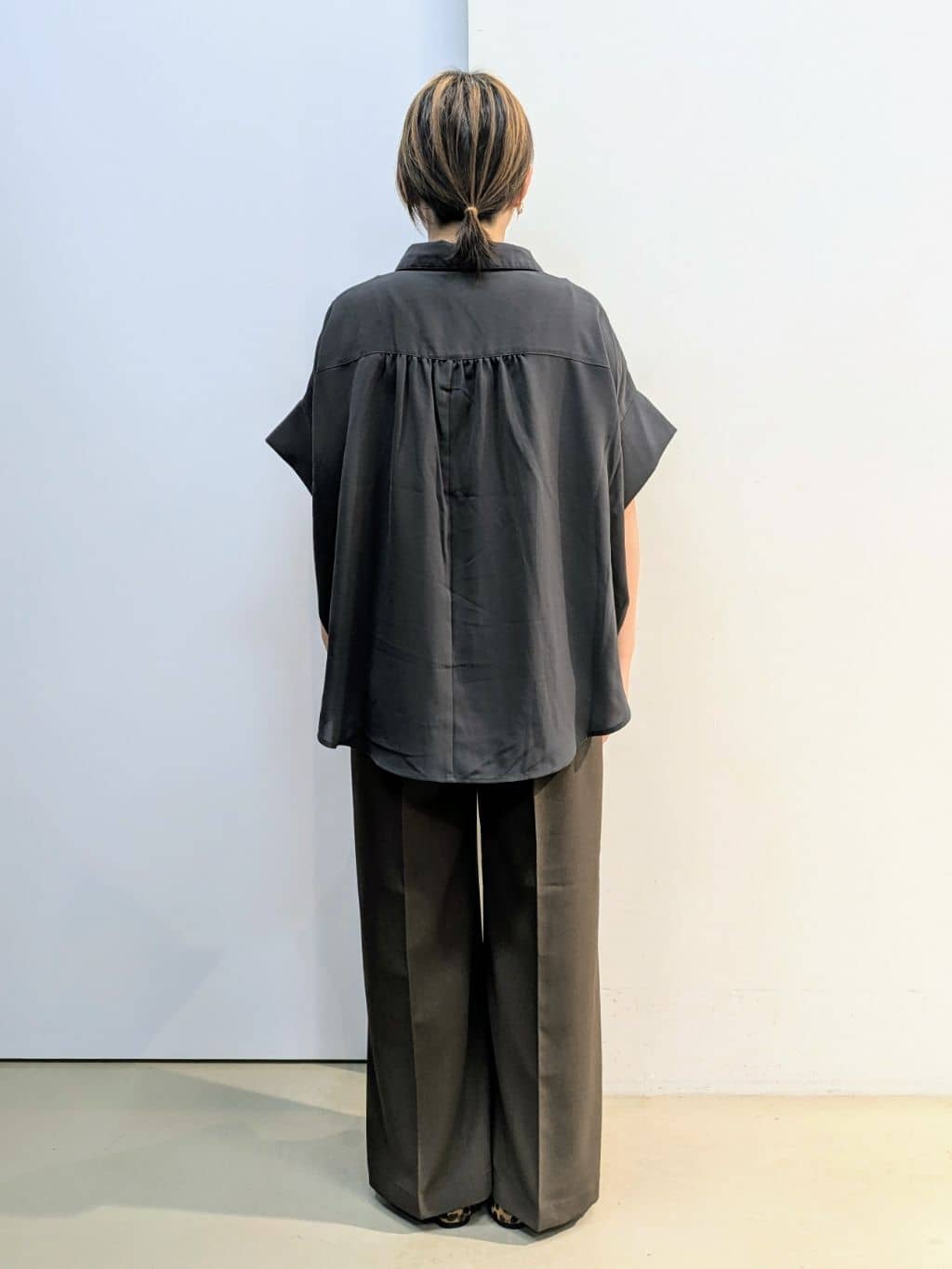 kotoさんの「THE SHOP TK｜【インしなくても決まる】スキッパーシャツ/接触冷感/防シワ/速乾」を使ったコーディネート