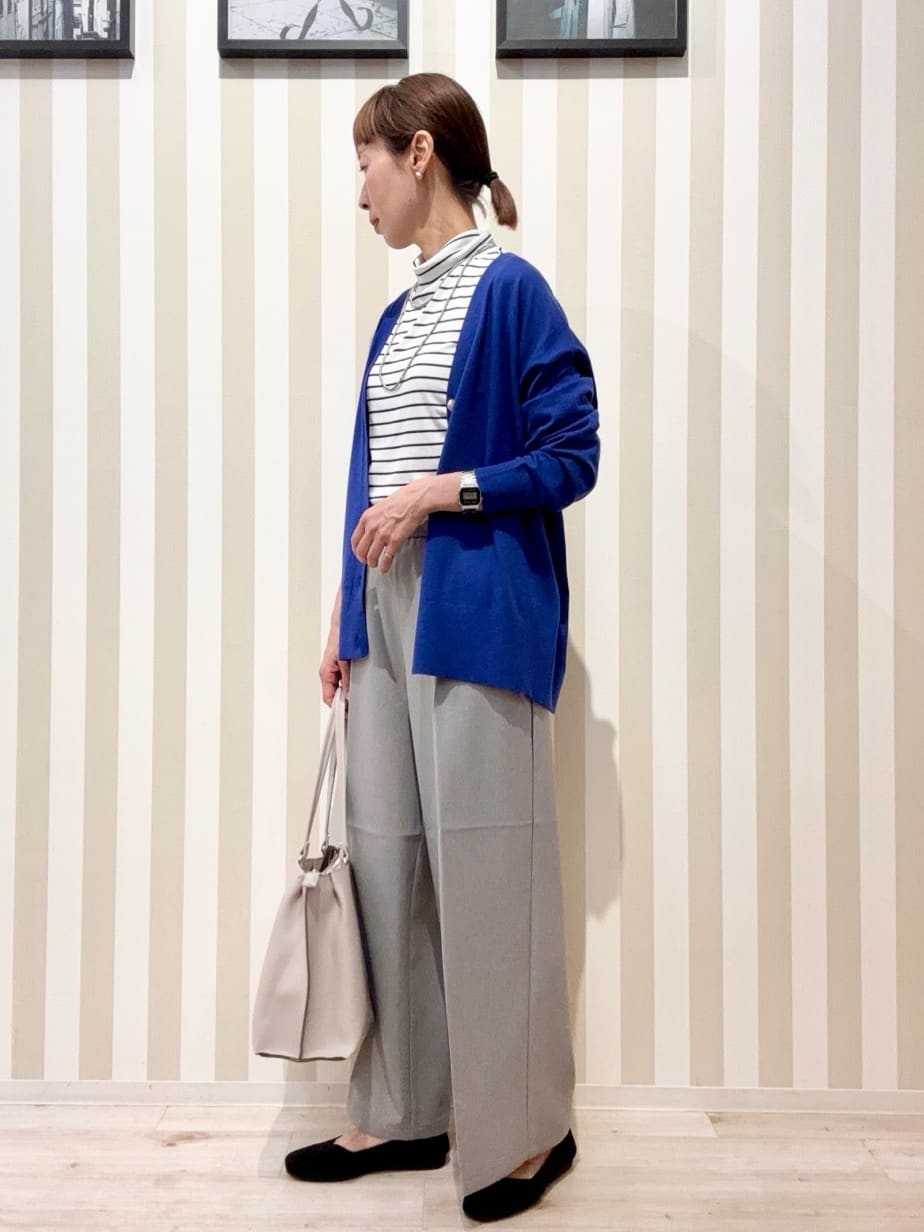 まつこさんの「SHOO･LA･RUE｜【S-LL/吸湿発熱】なめらかとろみ インナータートル」を使ったコーディネート