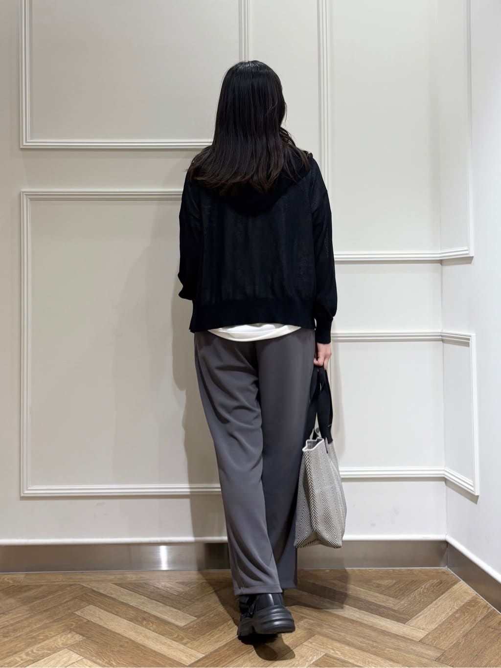 muuさんの「SHOO･LA･RUE｜【S-LL/汗ジミ軽減/ひんやり/UV】体型カバーに タック入りドルマントップス」を使ったコーディネート