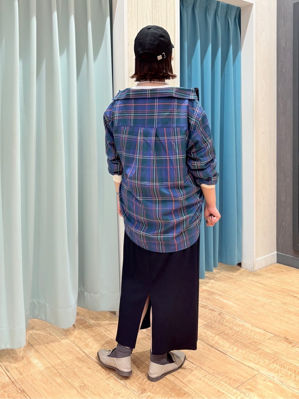 砂糖さんの「SHOO･LA･RUE｜【洗濯機可/S-LL】程よい抜け感 大人のチェックシャツ」を使ったコーディネート